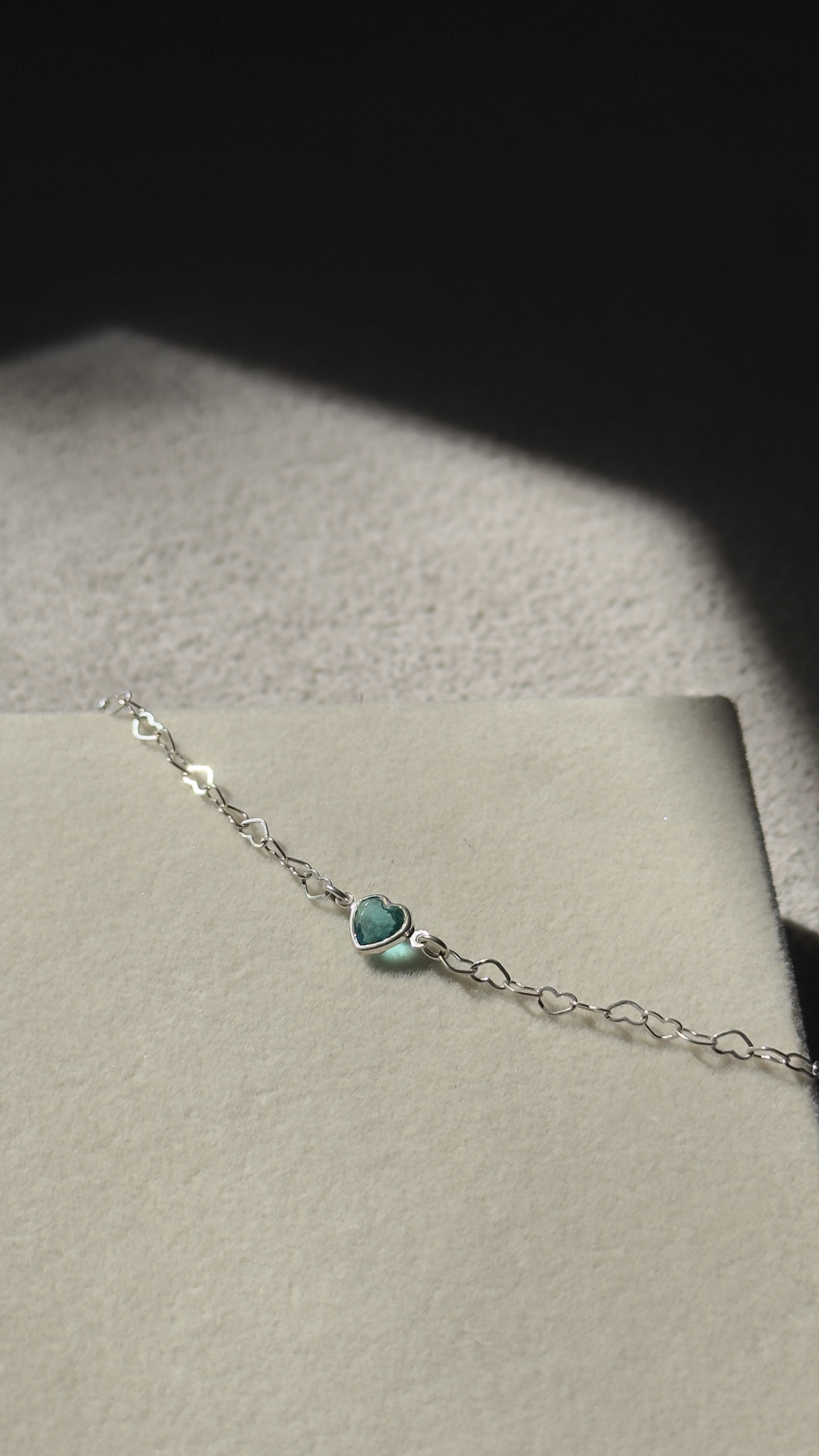 Pulseira Corações com Pedra Verde